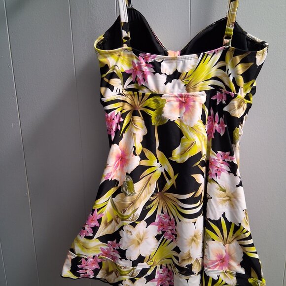 Shore Shapes Womens One Piece Swimsuite size 14 Adj Straps - Picture 2 of 2